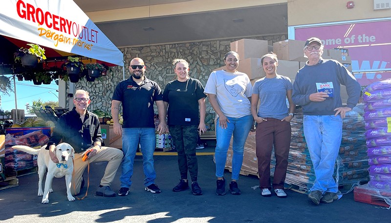 Through Deja and Raquel’s leadership and cultivation of community, Alameda has come together to make sure everyone can access food for their pets, no exceptions. (Credit: FAAS)